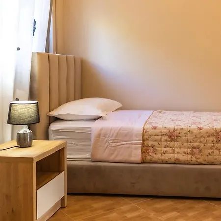 Lovely Seaview - 2bdr Durrës