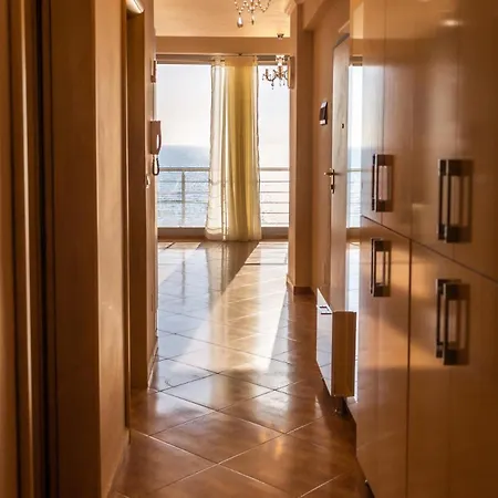 Lovely Seaview - 2bdr Apartament *
