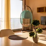 Lovely Seaview - 2bdr *